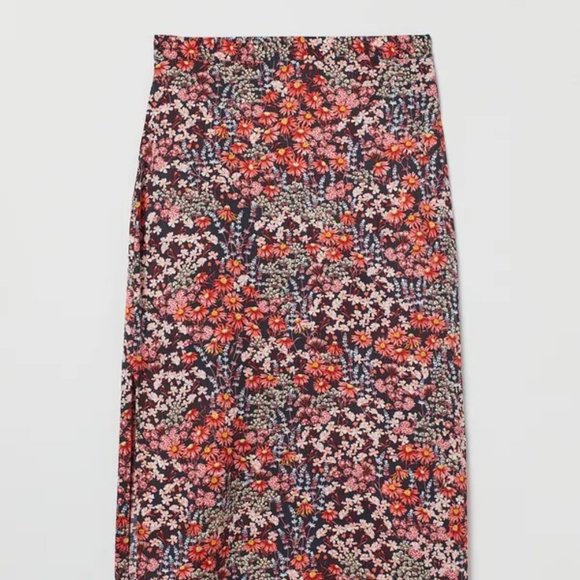 NWT H&M Size Two Blue Floral High Waisted Skirt - Picture 1 of 4